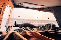 Pop-Up Multi-Room Camper Vans Image 7