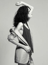 Gray Scale Grunge Glam Image 5