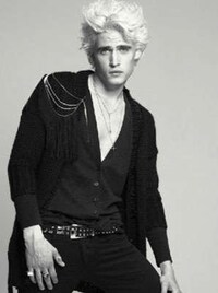 Gray Scale Grunge Glam Image 6