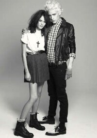 Gray Scale Grunge Glam Image 7
