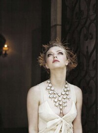 Hair-Tossing Photoshoots Image 3