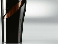 Wood-Enveloped Wine Image 3