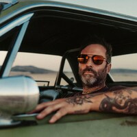 Automotive-Inspired Sunglasses Image 5