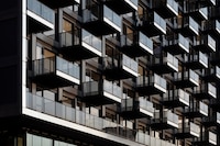 Dynamic Residential Complex Facades