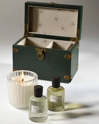 Luxe Fragrance-Filled Trunks Image 3