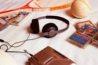 80s Retro-Inspired Headphones Image 1