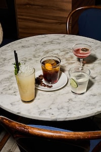 Late-Night Manhattan Lounges Image 4