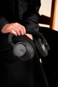 Dynamic Adjustment Headphones Image 7