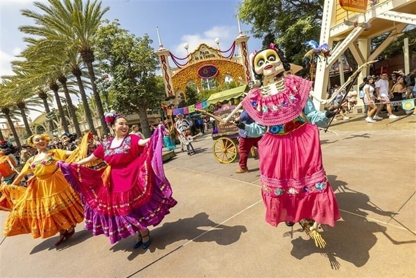 Halloween-Themed Amusement Park Activations