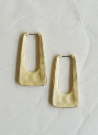 Travel-Inspired Jewelry Collections Image 5