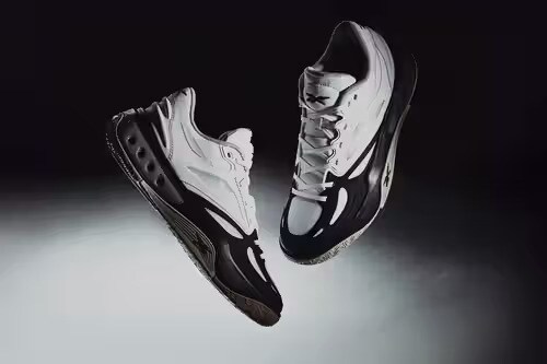 Sculpted Monochrome Runners