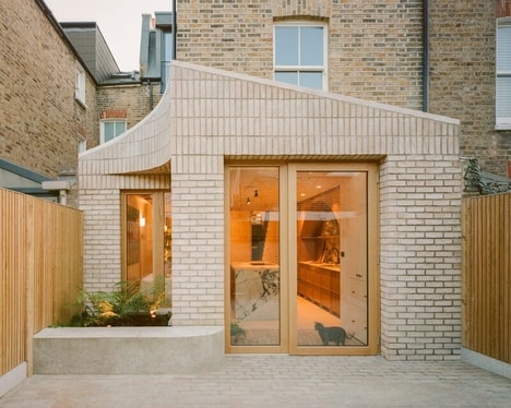 Curved Brick Entertaining Homes
