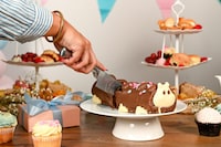 Limited-Edition Gender Reveal Cakes Image 2