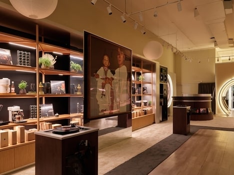 Pop-Up Vinyl Listening Caf&eacute;s