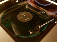 Pop-Up Vinyl Listening Caf&eacute;s Image 3