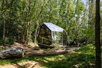 Futuristic Modular Cabins Image 2