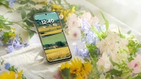 Hybrid E-Paper Display Smartphones Image 1