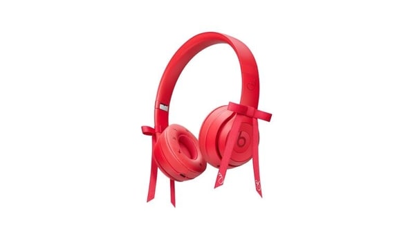 Artistic Singer-Approved Headphones : Beats Solo 4 JENNIE