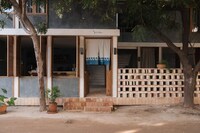 Beachside Architectural Retreat Image 3