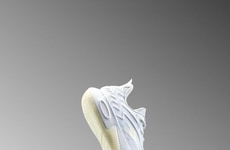 yeezy colour changing