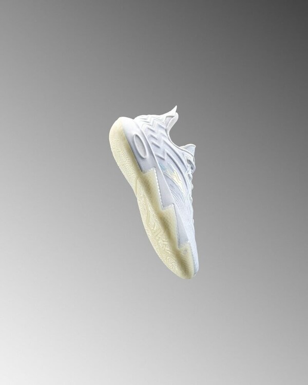 Compact glow-in Sneakers