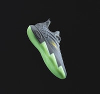 Compact glow-in Sneakers Image 3