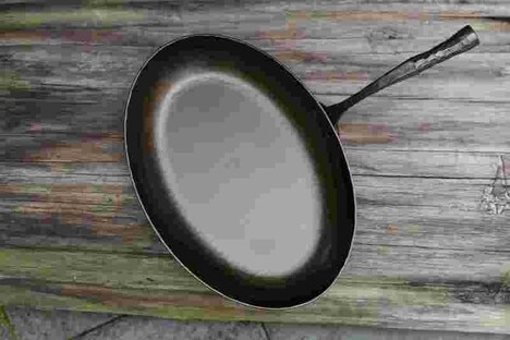 Oval-Shaped Fish Skillets