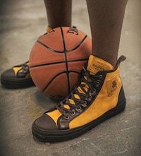 Luxury Retro-Style Sneakers Image 5