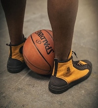 Luxury Retro-Style Sneakers Image 6