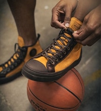 Luxury Retro-Style Sneakers Image 7