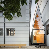 Compact Urban Cafes Image 2