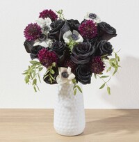 Halloween-Themed Flower Bouquets Image 4