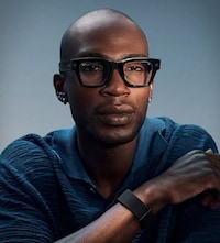 Demure Display-Equipped Eyewear Image 1