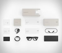 Demure Display-Equipped Eyewear Image 7