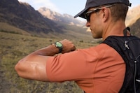 Sporty Customized Battery Smartwatches Image 4