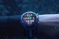Demure Dive-Proof Smartwatches Image 3