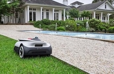 360-Degree Vision Robot Lawnmowers