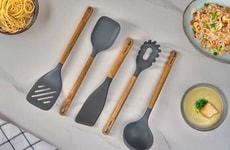 Eco-Friendly Oak-Made Kitchen Utensils