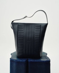 Luxe Luggage Brand Purses Image 3