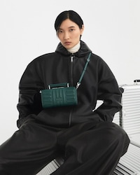Luxe Luggage Brand Purses Image 7