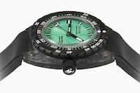 Mint-Hued Diver Timepieces Image 4
