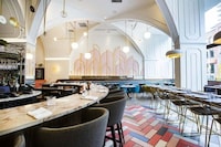 Stylish Toronto Restaurants Image 4