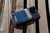 Solar-Powered Power Bank Wallets Image 4