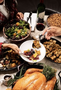 Thanksgiving-Focused Luxury Dining Menus Image 6