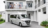 Fashion Lifestyle Camper Vans Image 2