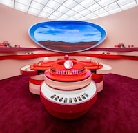 Immersive Luxury Cosmetics Pop-Ups Image 3