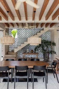 Vibrant Tropical Guesthouses Image 1