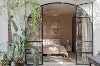 Vibrant Tropical Guesthouses Image 2