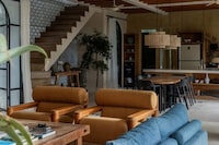 Vibrant Tropical Guesthouses Image 3