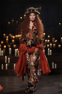Politically-Inspired Runway Collections Image 4
